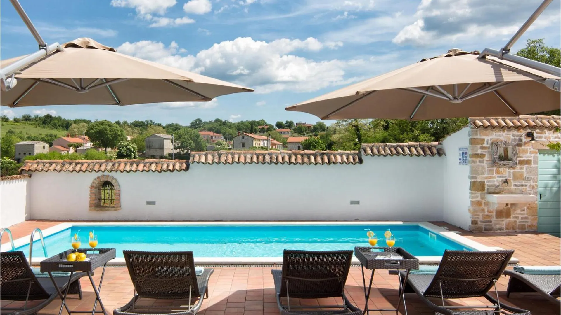 Villa Iva Ferenci 0*,